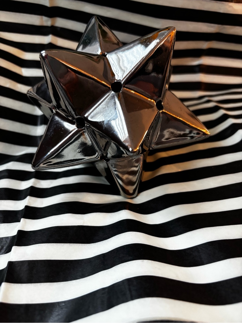 Celestial Design silver Ceramic Star for potpourri/essential oil  holder